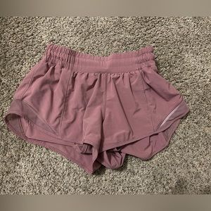 lululemon Hotty Hot Low-Rise Lined Short 2.5" pink